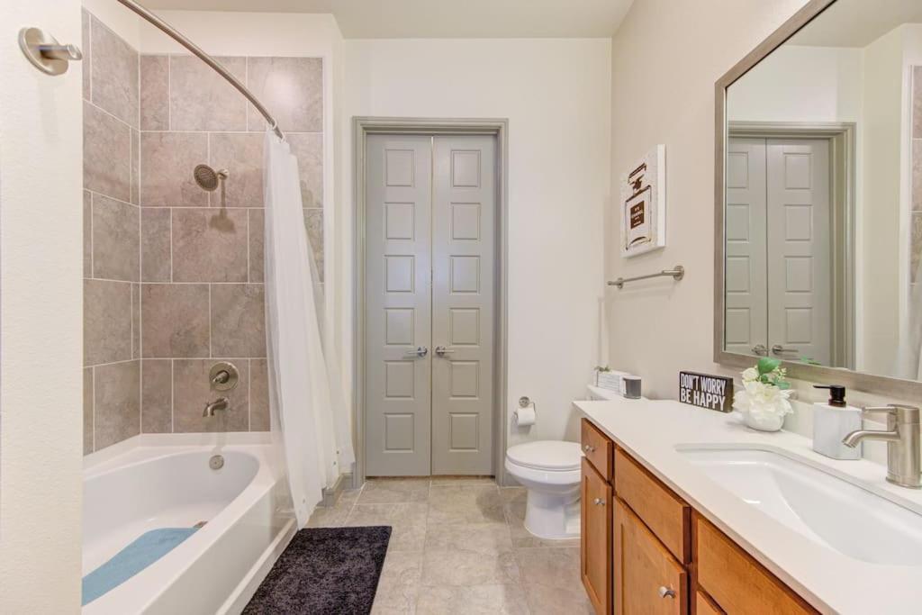 Fancy Apt Downtown. Pool. Gym. Lounge. Pet Ok Houston Esterno foto