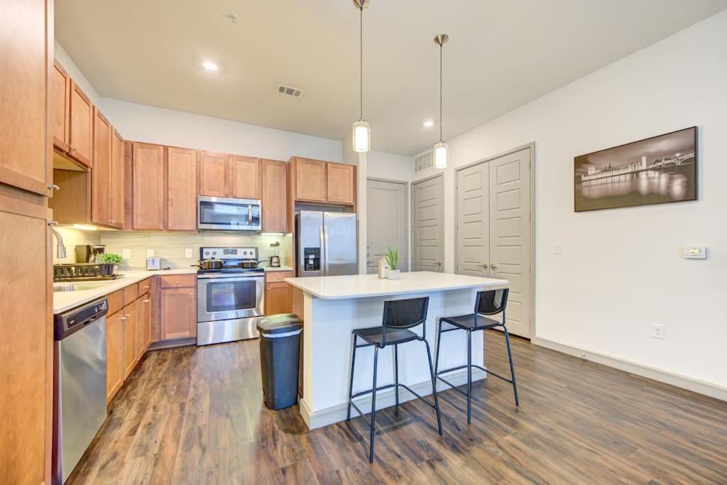 Fancy Apt Downtown. Pool. Gym. Lounge. Pet Ok Houston Esterno foto