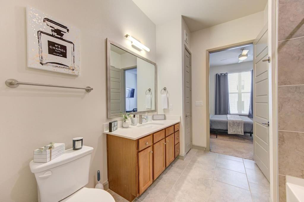 Fancy Apt Downtown. Pool. Gym. Lounge. Pet Ok Houston Esterno foto
