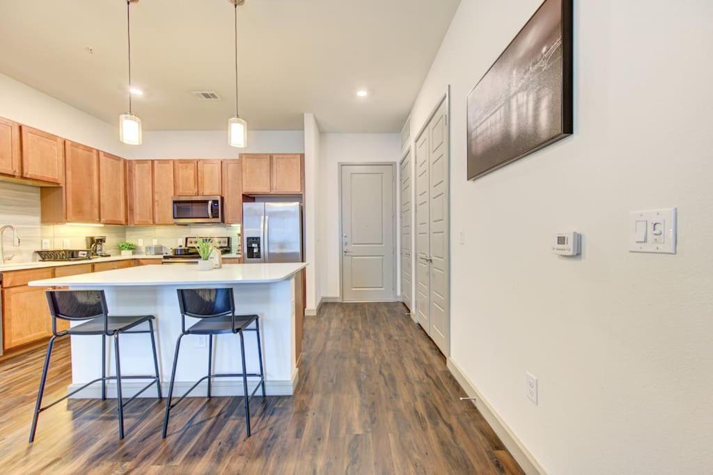 Fancy Apt Downtown. Pool. Gym. Lounge. Pet Ok Houston Esterno foto