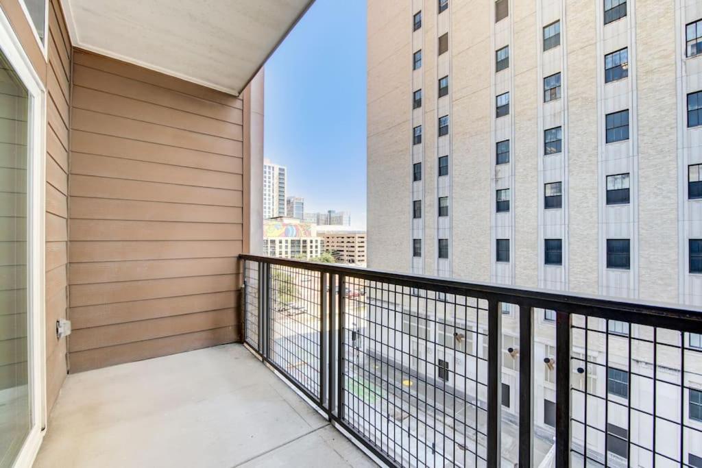 Fancy Apt Downtown. Pool. Gym. Lounge. Pet Ok Houston Esterno foto