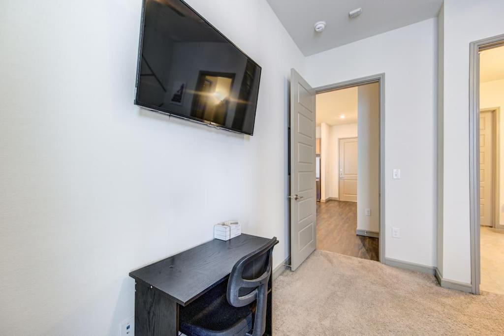 Fancy Apt Downtown. Pool. Gym. Lounge. Pet Ok Houston Esterno foto