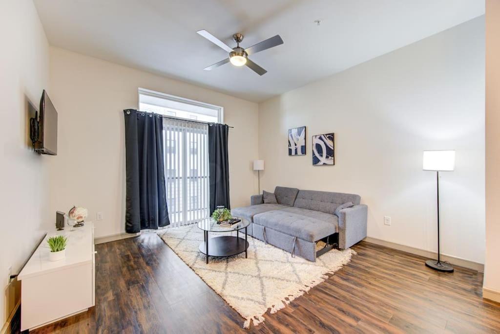 Fancy Apt Downtown. Pool. Gym. Lounge. Pet Ok Houston Esterno foto