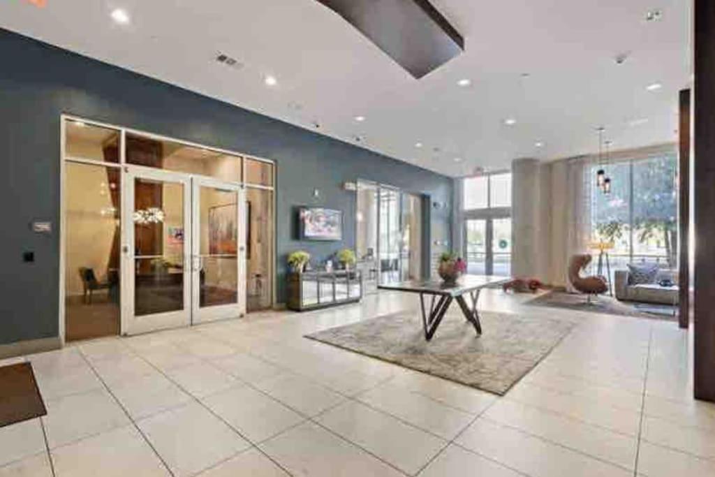 Fancy Apt Downtown. Pool. Gym. Lounge. Pet Ok Houston Esterno foto