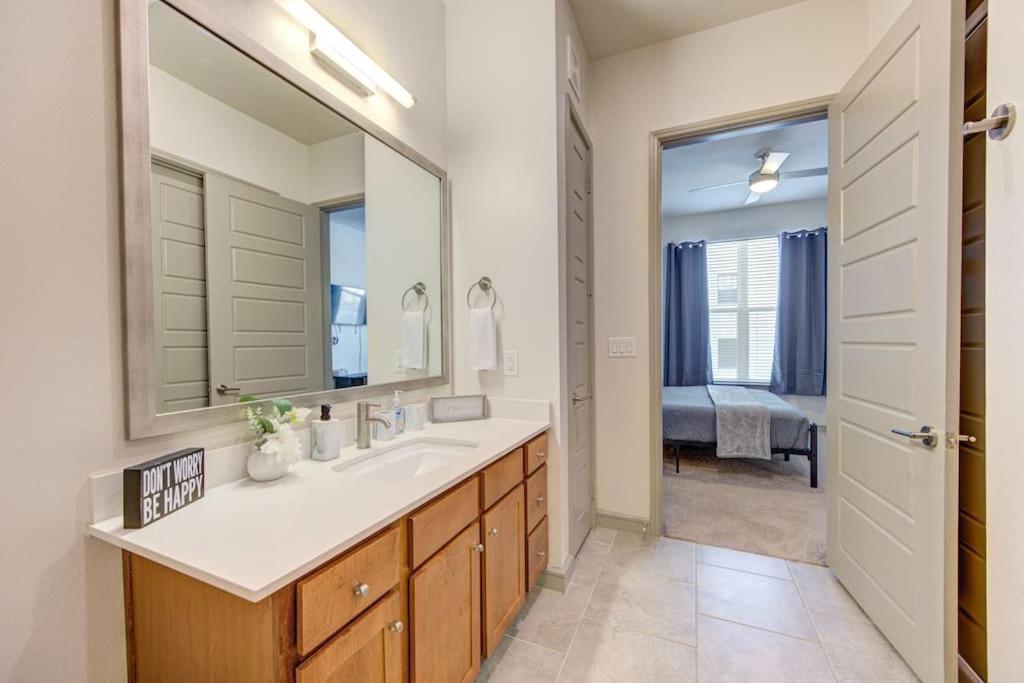 Fancy Apt Downtown. Pool. Gym. Lounge. Pet Ok Houston Esterno foto