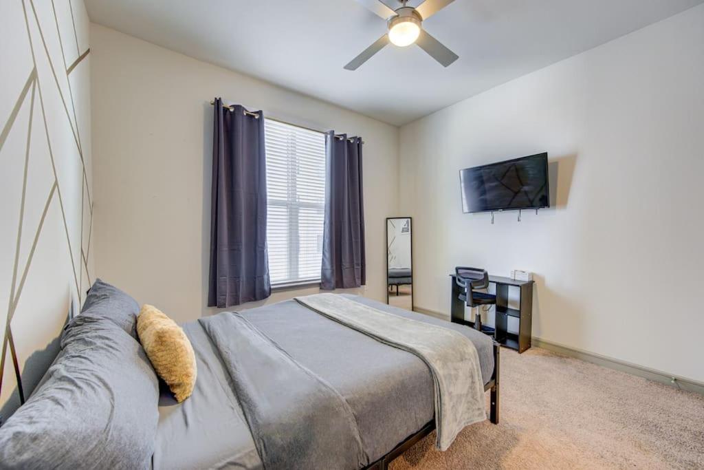Fancy Apt Downtown. Pool. Gym. Lounge. Pet Ok Houston Esterno foto